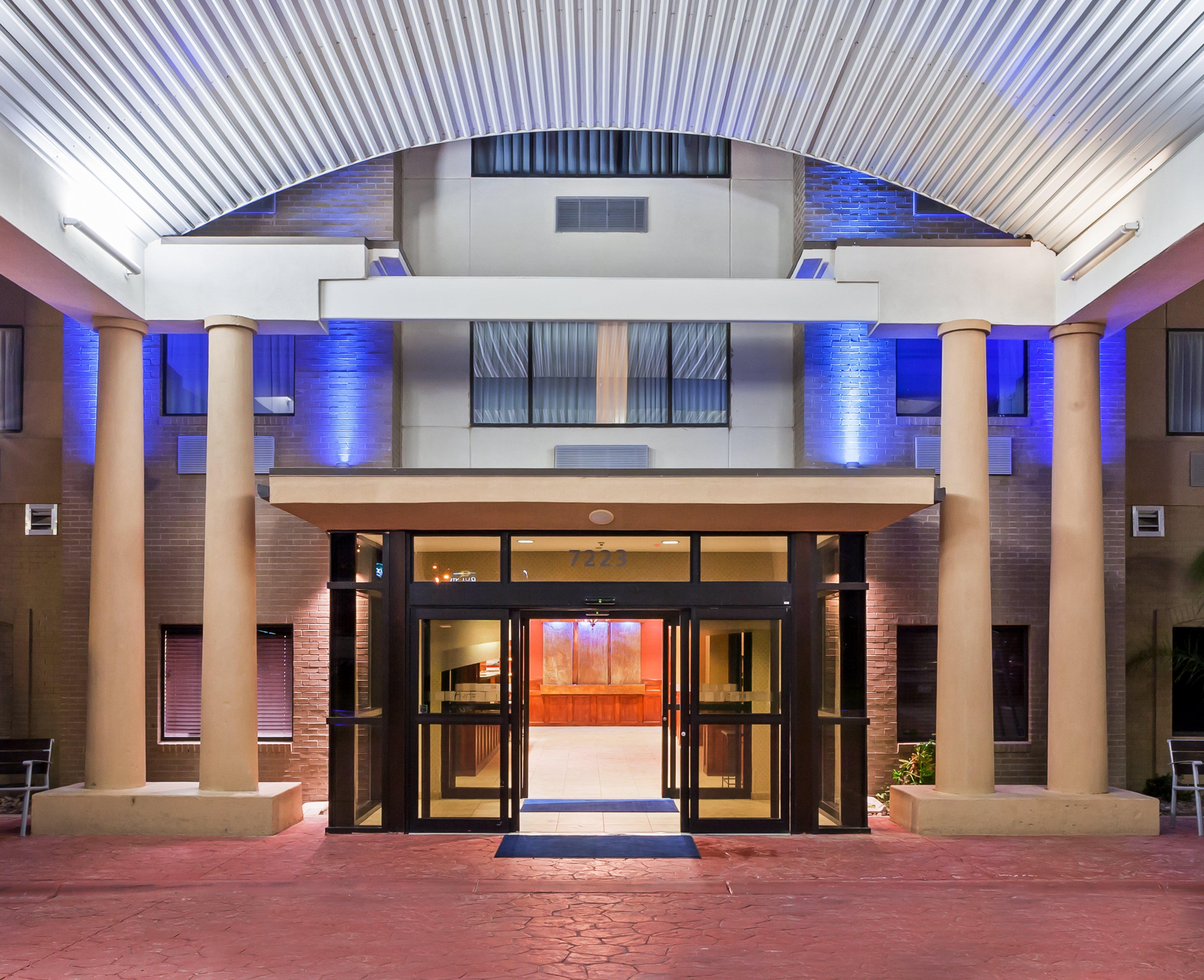 Holiday Inn Express & Suites - Laredo-Event Center Area, An Ihg Hotel Exterior photo